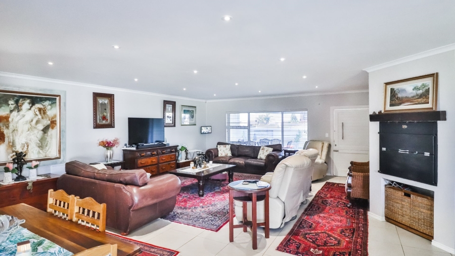 3 Bedroom Property for Sale in Stilbaai Wes Western Cape